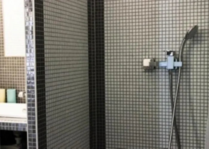 巴黎古马雷斯蒙特吉尔酒店 公寓 *