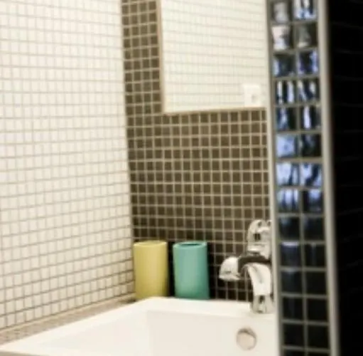 公寓 巴黎古马雷斯蒙特吉尔酒店