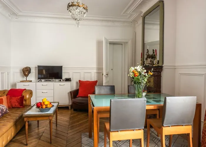 巴黎古马雷斯蒙特吉尔酒店 公寓 *