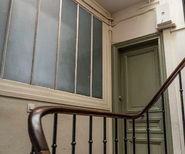 巴黎古马雷斯蒙特吉尔酒店 公寓 *