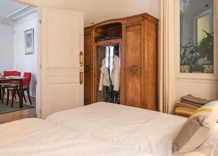 巴黎古马雷斯蒙特吉尔酒店