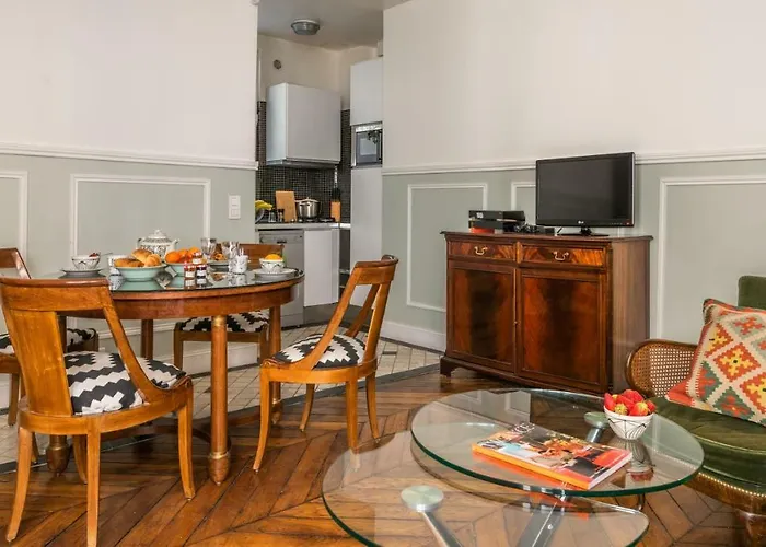 巴黎古马雷斯蒙特吉尔酒店 * 巴黎