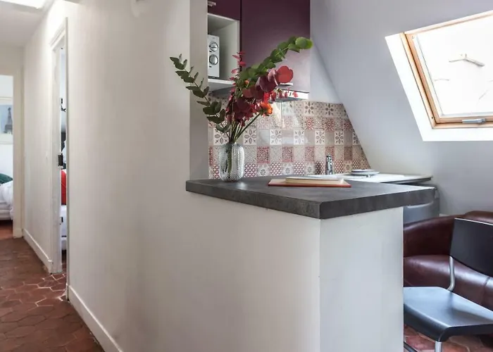 巴黎古马雷斯蒙特吉尔酒店 公寓 *