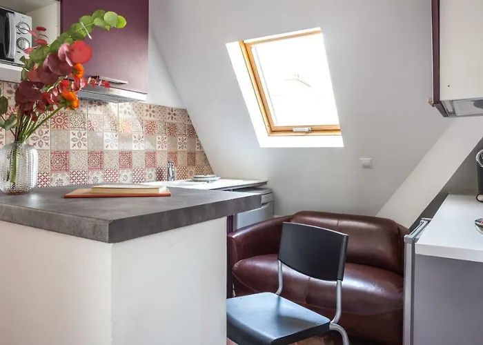 巴黎古马雷斯蒙特吉尔酒店 * 巴黎