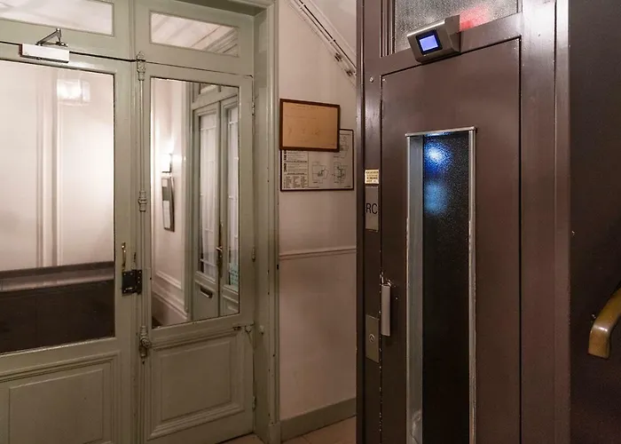 巴黎古马雷斯蒙特吉尔酒店 公寓