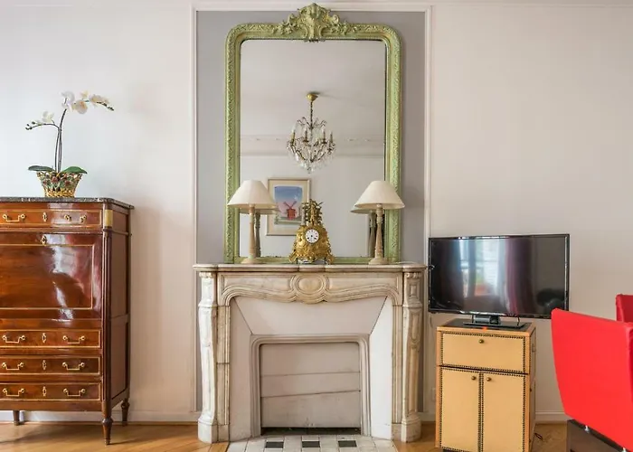 巴黎古马雷斯蒙特吉尔酒店 公寓