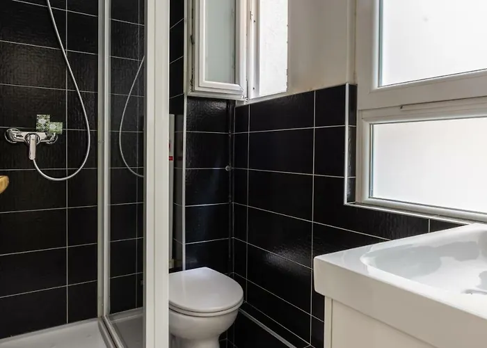 巴黎古马雷斯蒙特吉尔酒店 * 巴黎