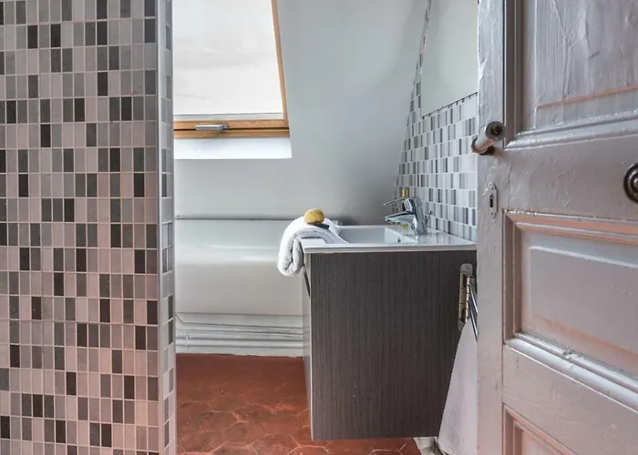 巴黎古马雷斯蒙特吉尔酒店 公寓